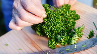 A fűszernövények és a fűszerek egészségesen ízesítik ételeit. 